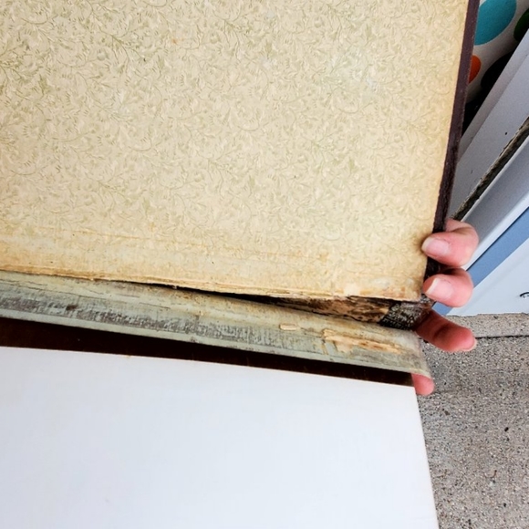 Very old encyclopedia - Picture 10 of 10